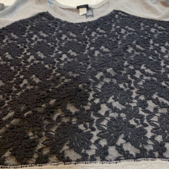 Torrid Gray Sweatshirt Black Lace Front Raw Hem/Cuff Size 2 or 2X or 18/20 - Picture 3 of 10